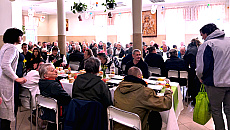 Wielkanocne śniadanie dla potrzebujących w Caritas Wielkanocne śniadanie dla potrzebujących w Caritas